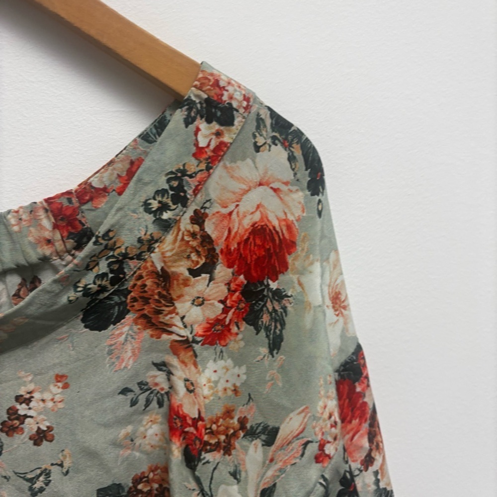 Tolani Floral Silk Off Shoulder Blouse - Picture 4 of 10